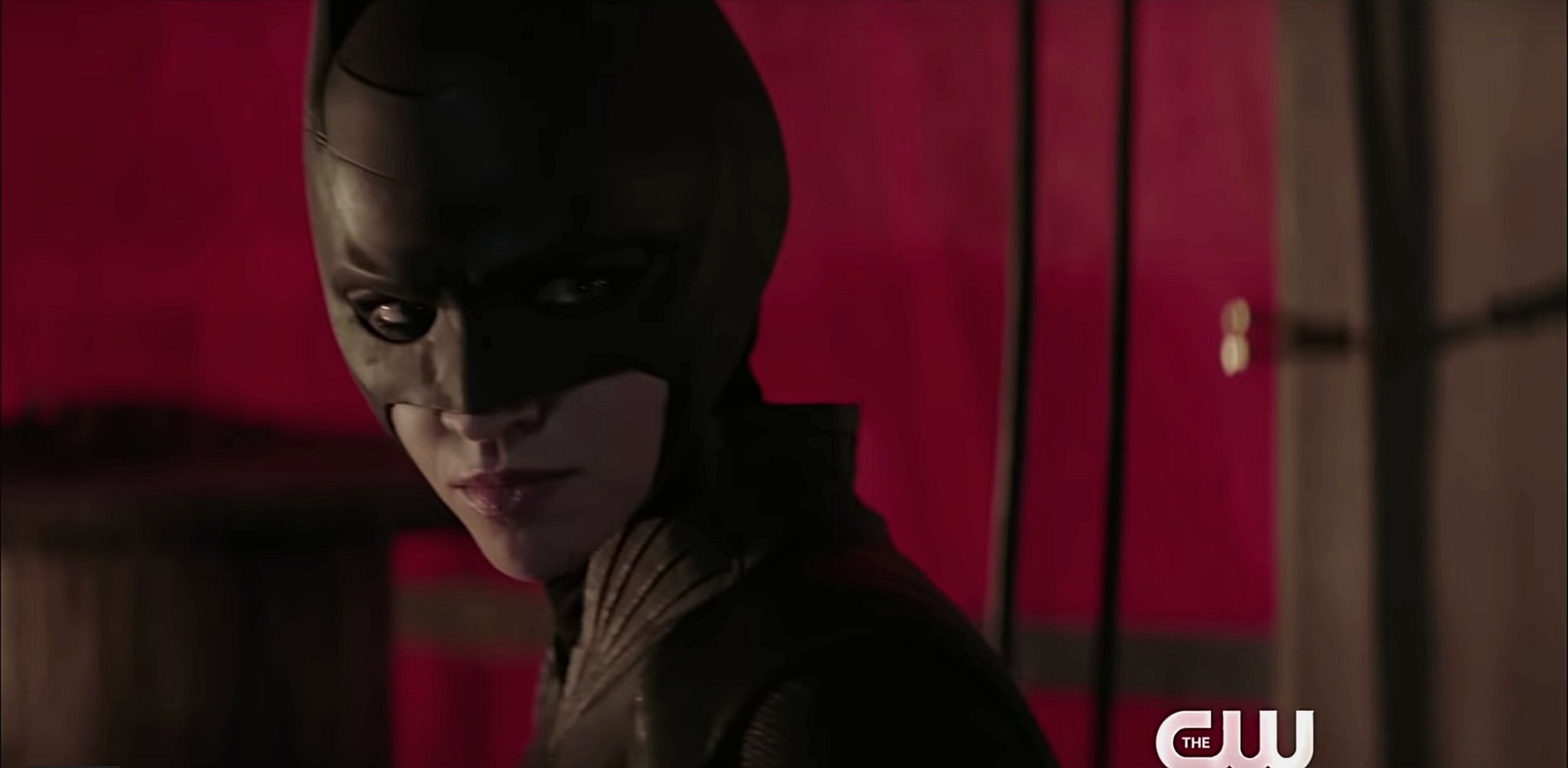 Batwoman: uscito il primo trailer thumbnail