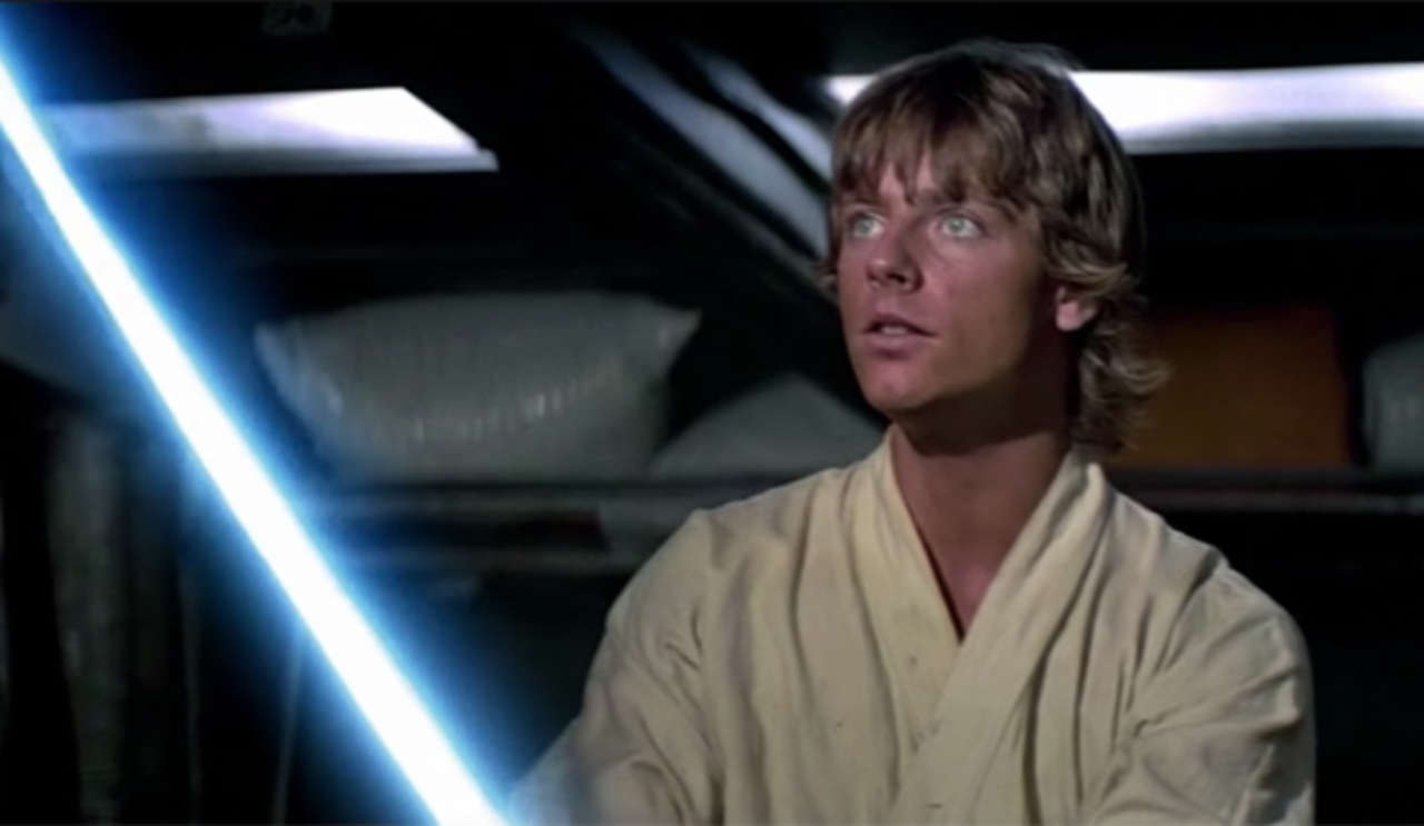 Star Wars: Mark Hamill rivela come sono state create le spade laser nella trilogia originale thumbnail