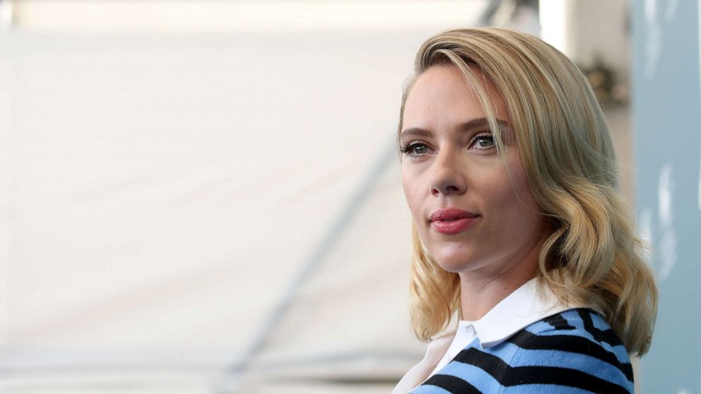 Scarlett Johansson: "Woody Allen è innocente, girerei altri film con lui" thumbnail