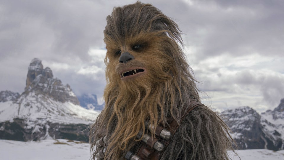 Star Wars: in un footage Chewbacca non parla shyriiwook thumbnail