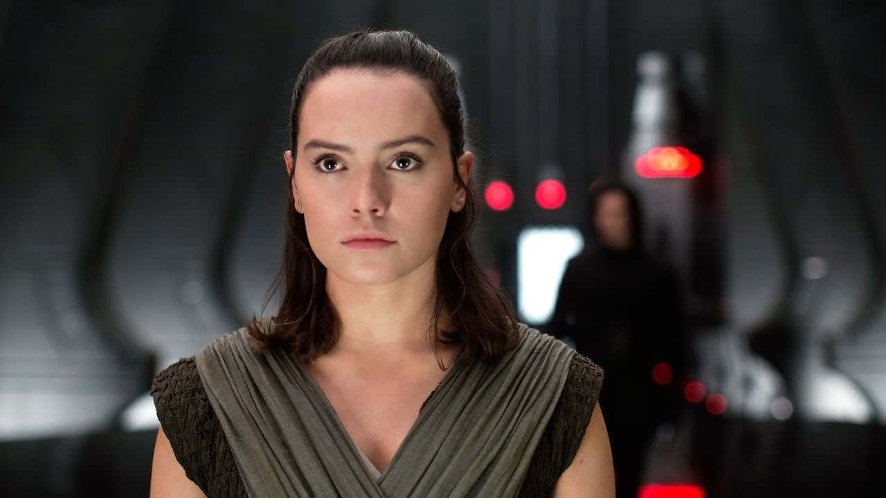 Daisy Ridley commenta le reazioni a Star Wars: L'ascesa di Skywalker thumbnail