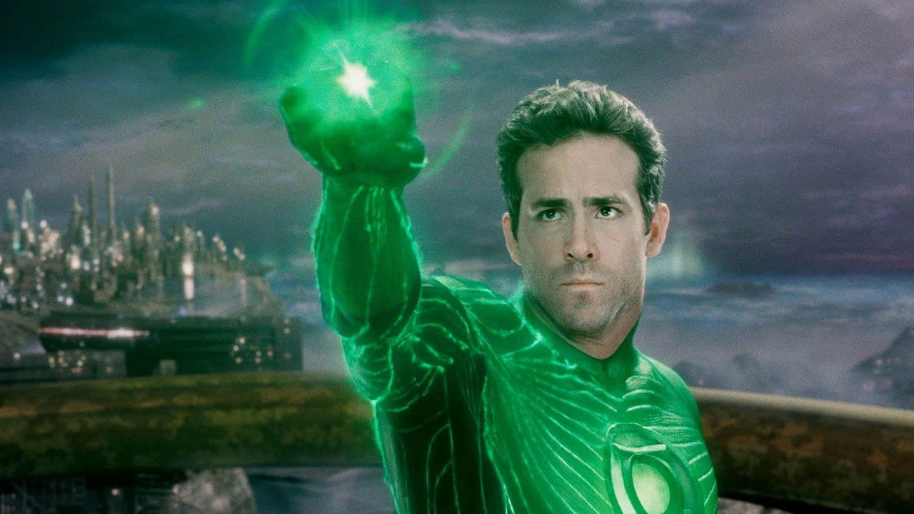 Ryan Reynolds pubblica la sua versione di Lanterna Verde thumbnail