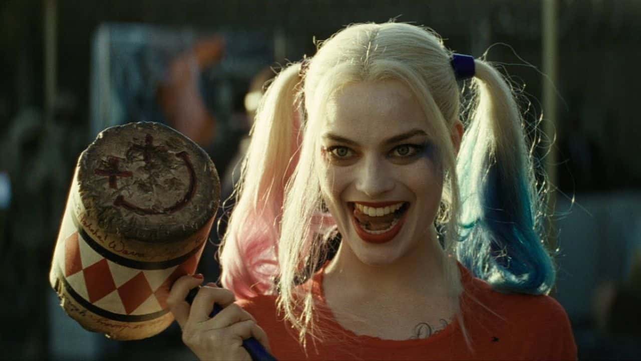 The Suicide Squad: Margot Robbie annuncia una scena folle per Harley Quinn thumbnail
