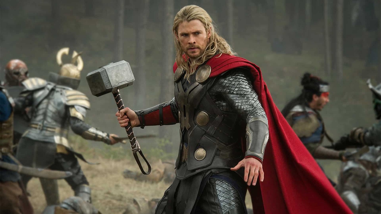 All'asta il primo martello di Thor nei film thumbnail