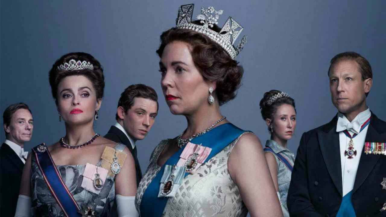 The Crown interrompe la produzione dopo la morte della Regina Elisabetta thumbnail
