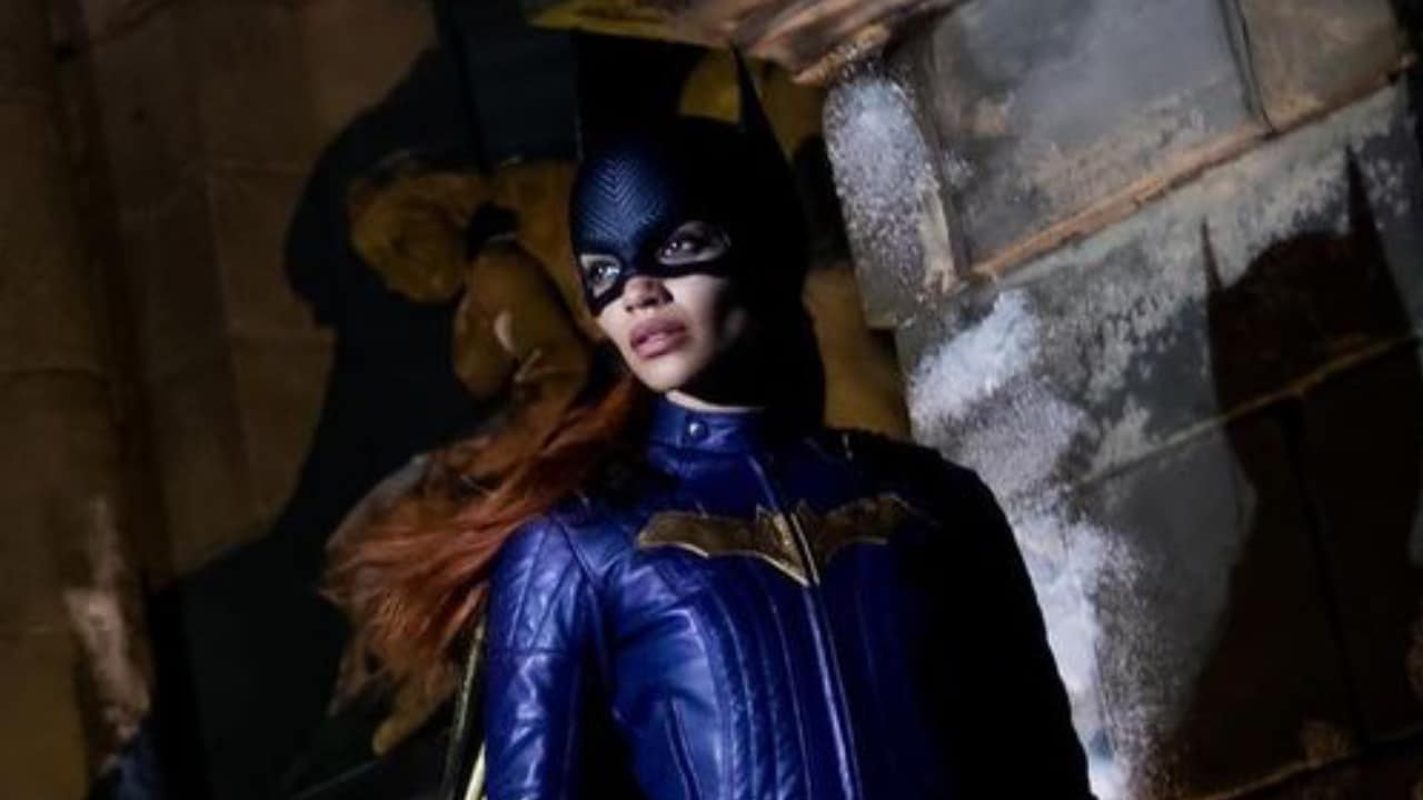 I registi di Batgirl tristi dopo aver visto The Flash thumbnail