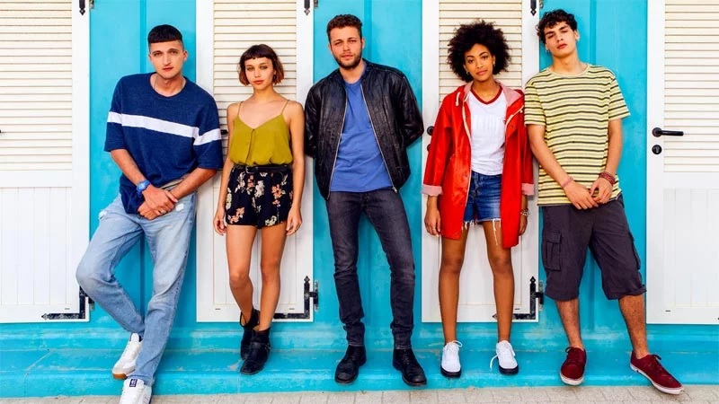 Summertime: svelato il cast della serie Netflix ispirata a Tre metri sopra il cielo thumbnail