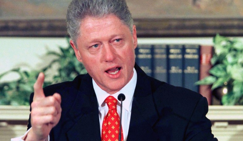 American Crime Story: la terza stagione sarà sullo scandalo sessuale di Bill Clinton thumbnail