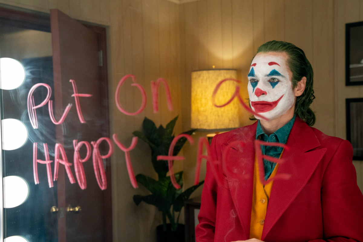 Joker: il nuovo trailer del film con Joaquin Phoenix thumbnail