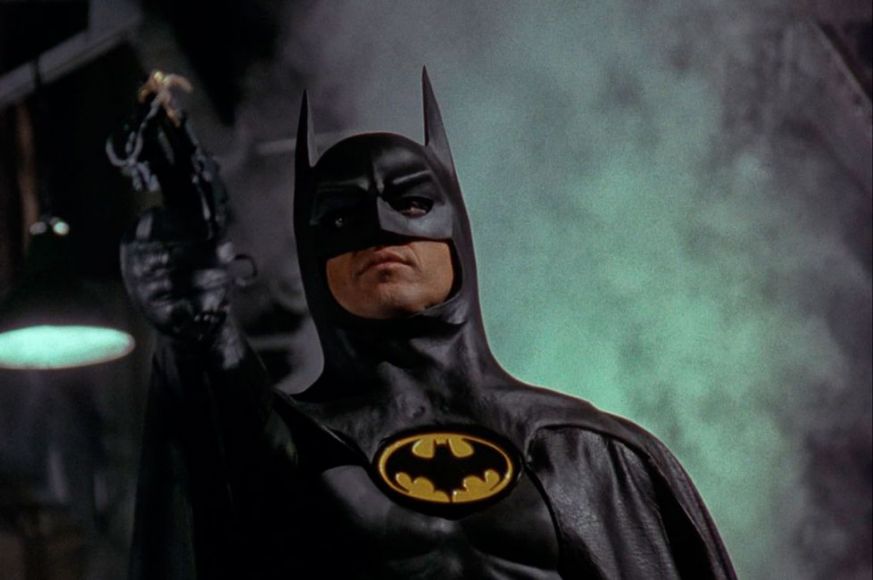 Batman: il costume originale di Michael Keaton andrà all'asta thumbnail