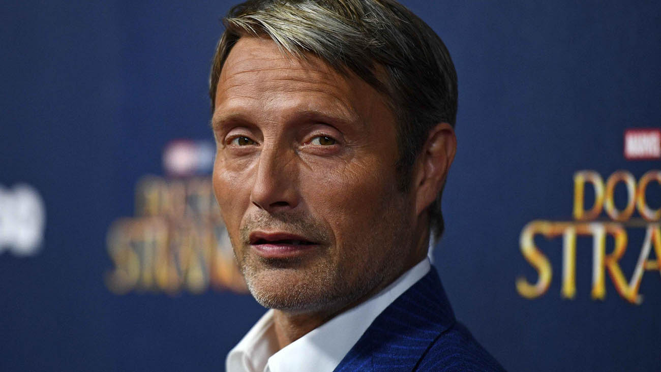 Mads Mikkelsen parla del suo Grindelwald e dell'addio di Johnny Depp thumbnail