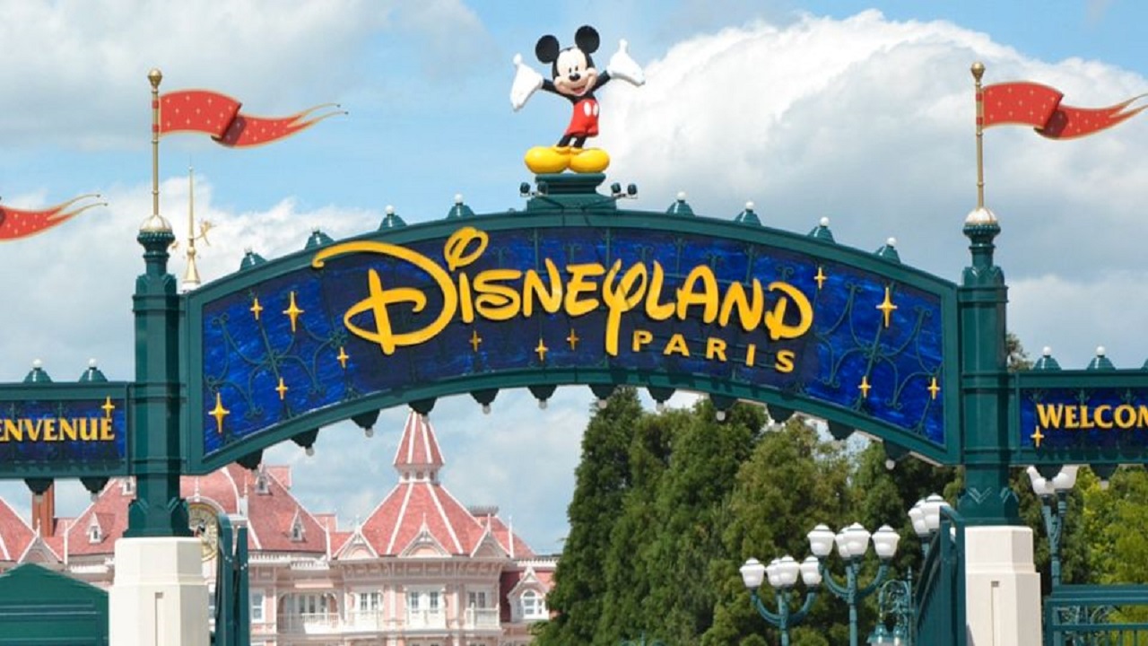 Disneyland Paris rimanda la riapertura ad aprile thumbnail