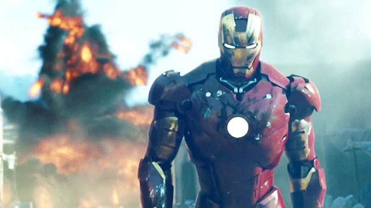 Iron Man: uno youtuber crea un'armatura che sta in una valigetta thumbnail