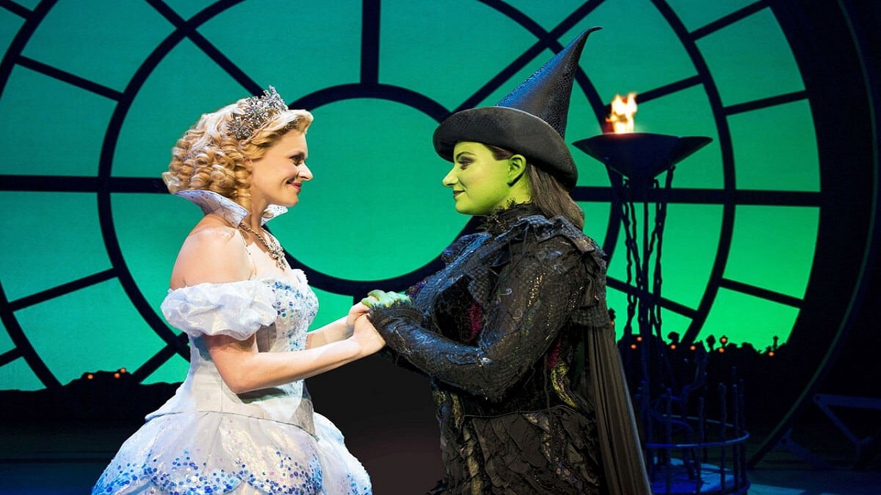 Wicked: prime immagini per il musical ispirato a Il Mago di Oz thumbnail