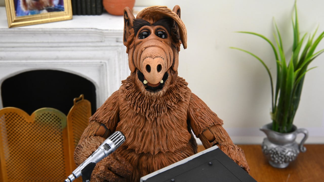 Alf: Neca annuncia l'action figure della serie Tv thumbnail