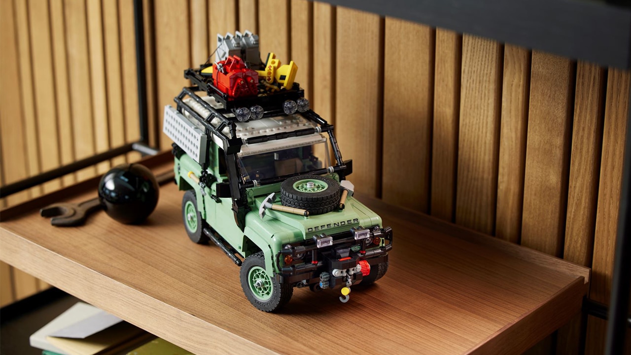 Costruisci la tua avventura: LEGO Icons lancia il set Land Rover Classic Defender 90 thumbnail