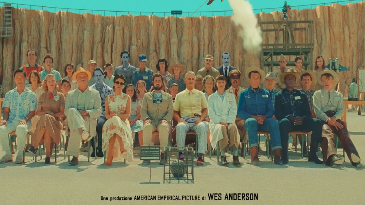 Asteroid City, il secondo trailer e il poster del film di Wes Anderson thumbnail